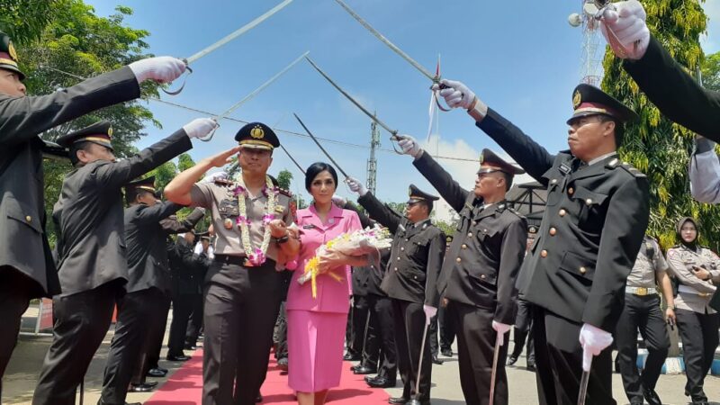 Tangis Haru Lepas Kepergian Kapolres Madiun