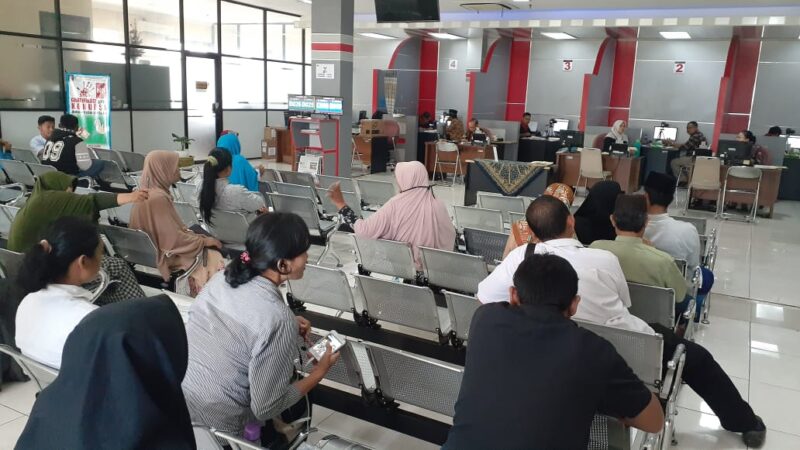 Jemaah Umrah Madiun Pasrah Atas Kebijakan Penghentian dari Arab Saudi