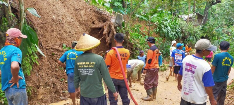 Magetan Diterpa Longsor dan Pohon Tumbang, Lima Rumah Rusak