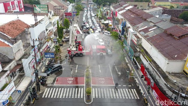 Kurang Greget Apa, Pemkot Madiun Bikin Hujan Disinfektan Buatan