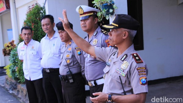 Polres Madiun Kerahkan Anggota Sosialisasikan Pencegahan Corona