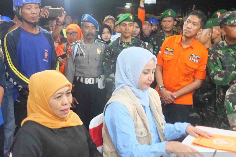 Gubernur Jatim Tinjau Jalan Ambles di Jember, Minta 21 Ruko Lain Dirobohkan