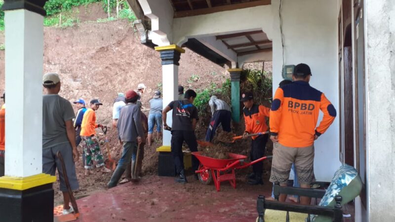 Satu Rumah di Madiun Rusak Diterjang Tanah Longsor