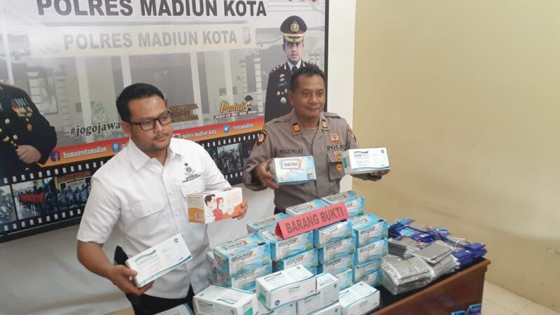 Polisi Tangkap 2 Orang Penimbun dan Pengedar Masker Daur Ulang di Madiun