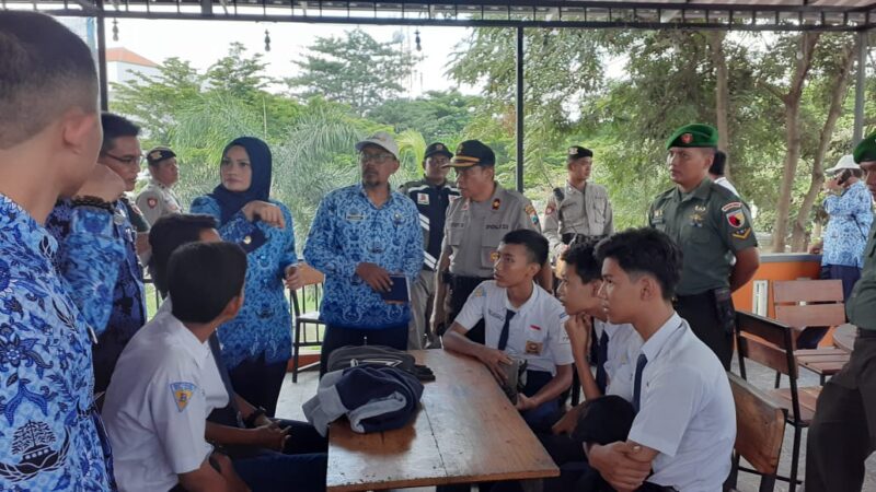 Diminta Belajar Di Rumah, Sejumlah Pelajar Madiun Kedapatan Nongkrong di Warung