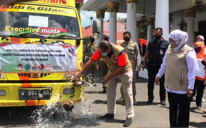 Pemprov Jatim Distribusikan  Logistik Dapur Umum di Surabaya Raya