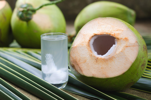 Manfaat Luar Biasa ini Bisa Anda Dapatkan Jika Berbuka Dengan Air Kelapa, Coba Kuy!