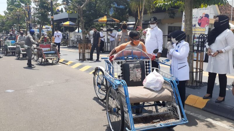 Cerita Pengayuh Becak Madiun Di Tengah Pandemi Corona