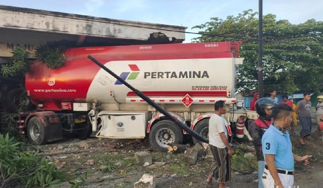 Tragis, Ibu dan Tiga Anaknya Tertabrak Mobil Tangki