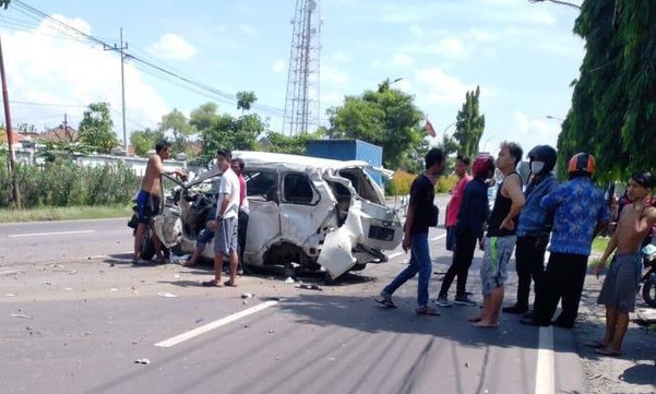 Mobil Tertabrak Kereta Api di Lamongan 3 Orang Meninggal