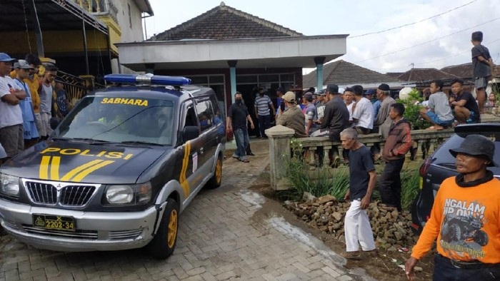 Gegara Cemburu, Suami Gergaji Istri di Malang Lalu Bunuh Diri