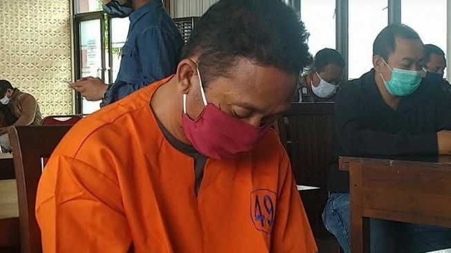 Mengaku Polisi, Tukang Las di Banyuwangi 