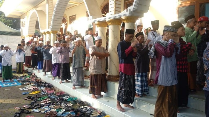 Abaikan Protokol Kesehatan Saat Pandemi Covid-19, Warga Jember Salat Id Hari Ini