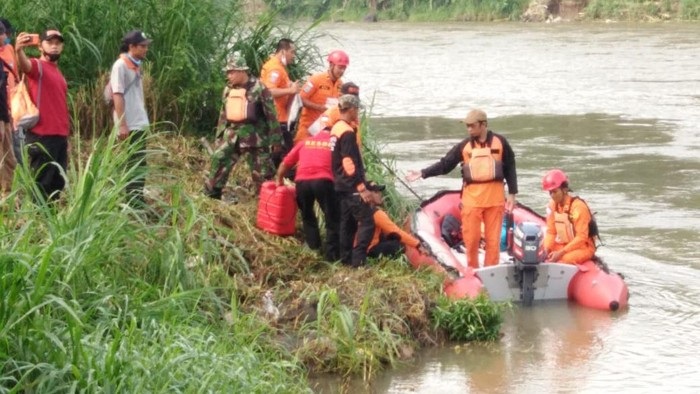 Cari Ikan, Warga Blitar Tenggelam di Sungai Brantas