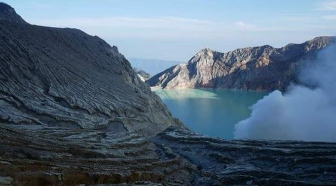 Kronologi Hilangnya Penambang Belerang di Danau Kawah Ijen