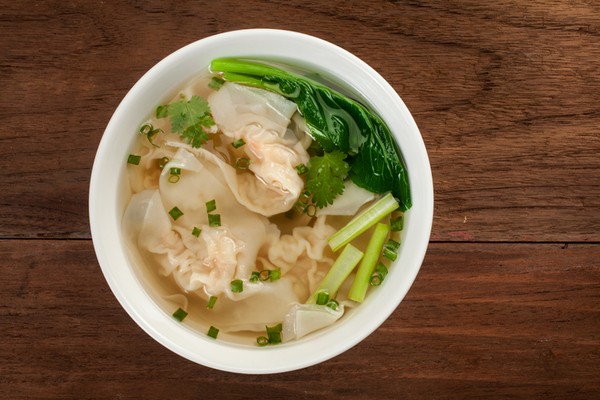 Berbuka Puasa Dengan Sup Pangsit Ayam Udang Yang Gurih