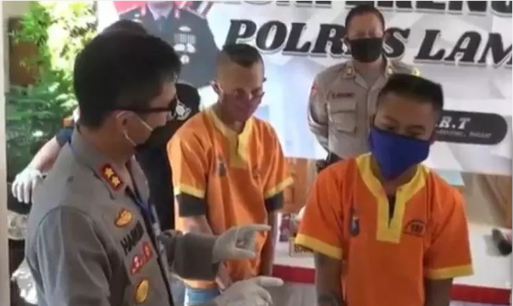 Curi 40 Sepeda Motor, Dua Pemuda Bertato Ini Ditembak Polisi