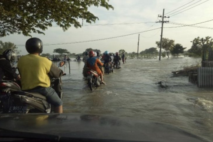 Fase Bulan Baru, Pesisir Surabaya dan Sekitarnya Berpotensi Banjir Hingga 1,5 Meter