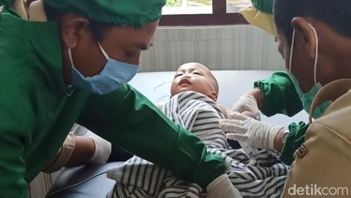 Ajaib, 30 Menit Hanyut Di Sungai, Bayi 18 Bulan Selamat