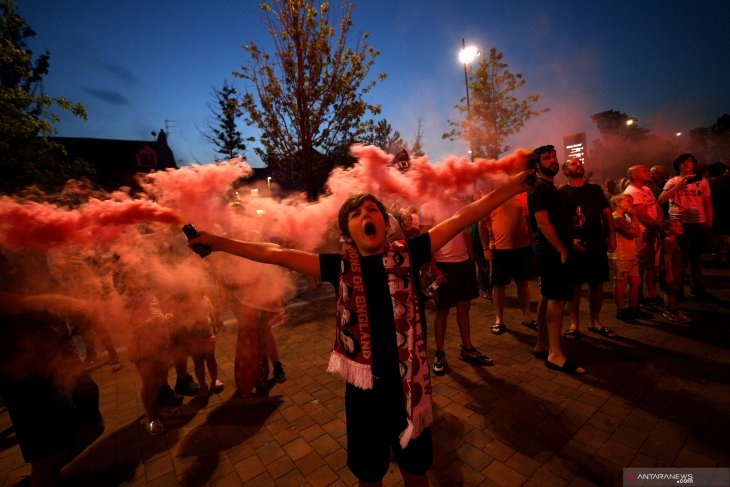 Polisi Ingatkan Fans Liverpool Yang Berpesta di Jalanan