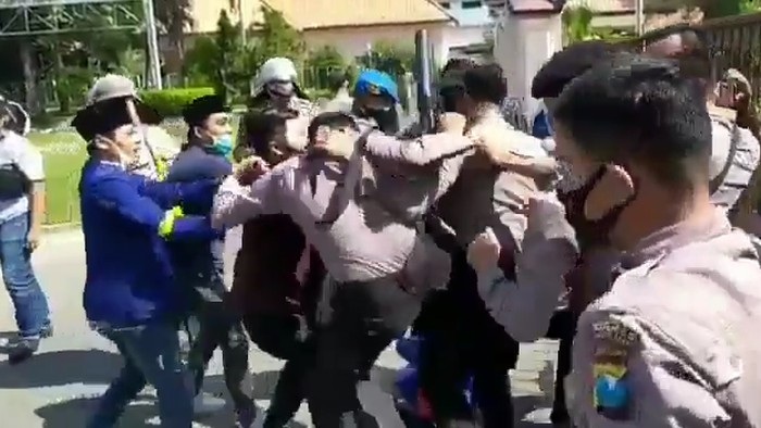Demo Bentrok di Pamekasan, 4 Oknum Polisi Jadi Terduga Pelaku