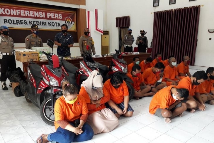 Polisi Kediri Tangkap 10 Tersangka Narkoba Dan Sita 14,23 Gram Sabu