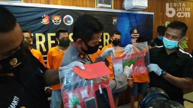 Polresta Mojokerto Bongkar Peredaran Narkoba Jenis Baru Asal Belgia, Warnanya Hijau