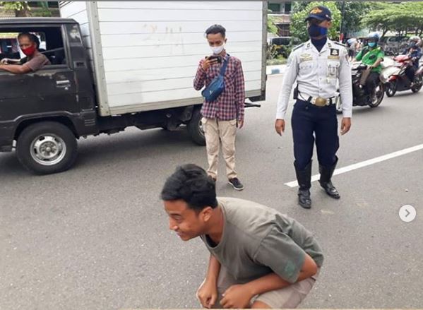 Mulai Jalan Jongkok Hingga Push Up, Ini Sanksi Bagi Yang Tak Pakai Masker di Ponorogo