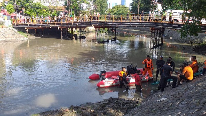 Dua Bocah Tenggelam di Kalimas Surabaya, Satu Masih Hilang