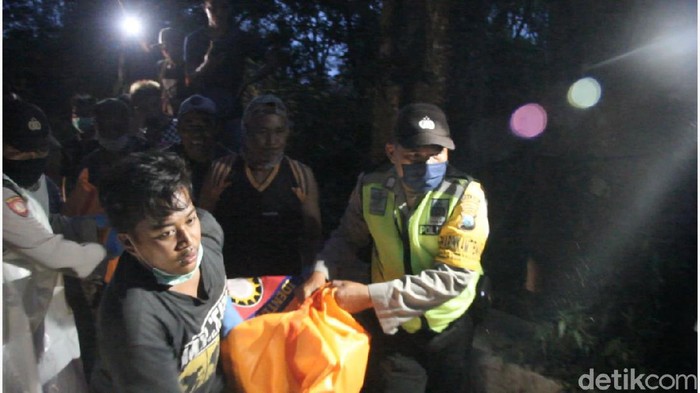 Polisi Mojokerto Ringkus 2 Pelaku Pembunuh Wanita Yang Tewas di Jurang