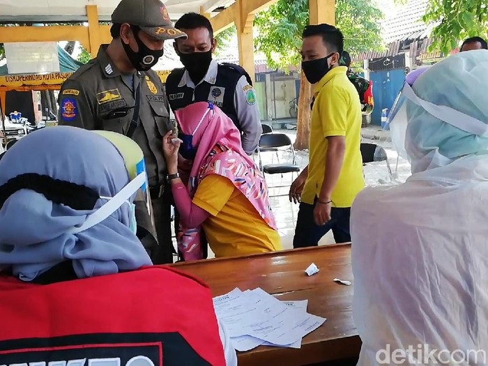 Hendak Rapid Test, Perempuan di Kota Pasuruan Malah Nangis