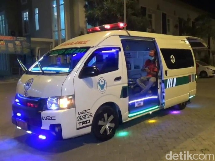 Unik, Ambulans di Pasuruan Dipenuhi Lampu Disko