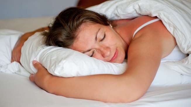 Kebiasaan Tidur Tengkurap Berbahaya Bagi Leher dan Punggung
