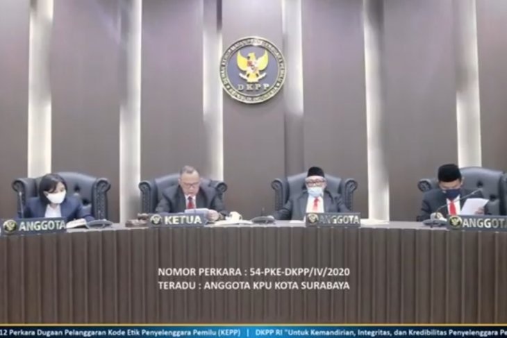 Langgar Kode Etik, DKPP Berhentikan Satu Anggota KPU Surabaya