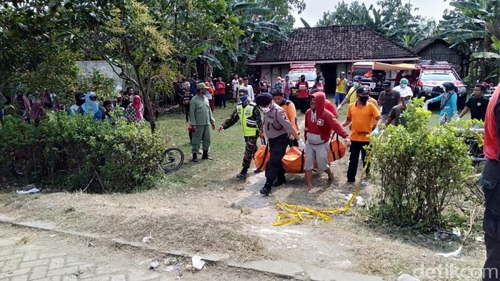 Setelah 42 Jam, Jasad Penggali Sumur yang Tertimpa Longsor Ditemukan