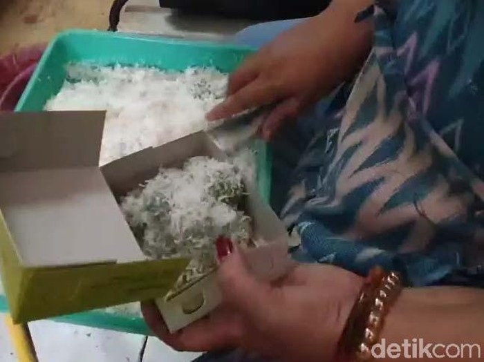 Viral Jajanan Klepon Tak Islami, Pedagang di Pasuruan Berharap Ketiban Untung