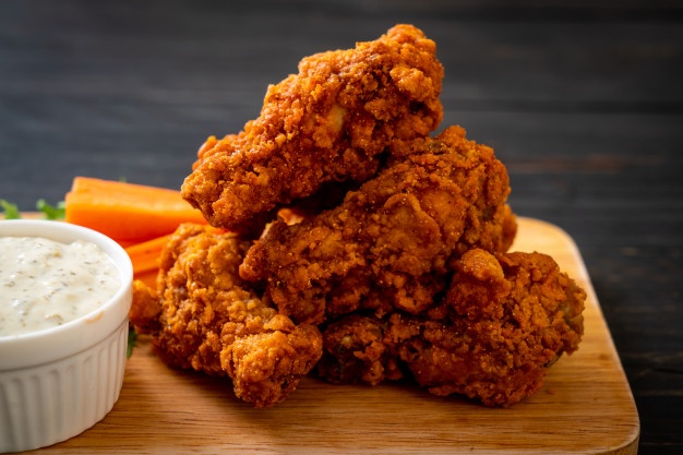 Apa Benar Kulit Ayam yang Gurih Itu Berbahaya Bagi Kesehatan?