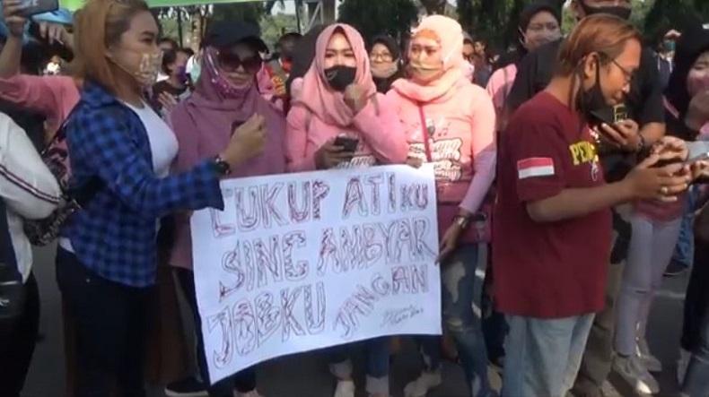 Ratusan Pekerja Demo Tuntut Bupati Jombang Izinkan Kembali Acara Hajatan