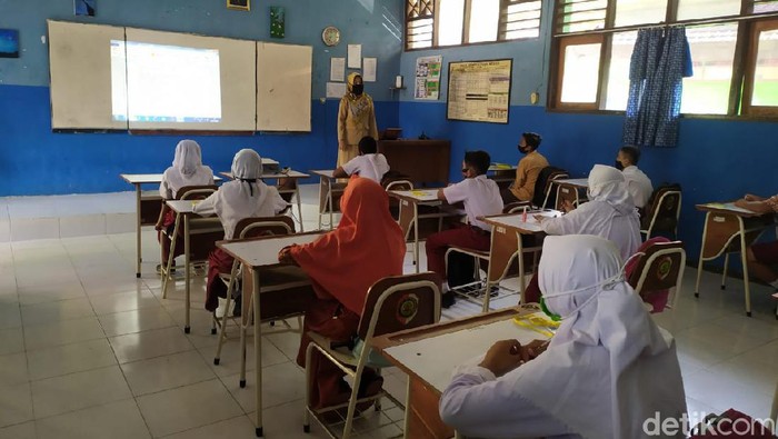 Dinas Pendidikan Mojokerto Larang Siswa ke Sekolah, Tapi Banyak yang Melanggar