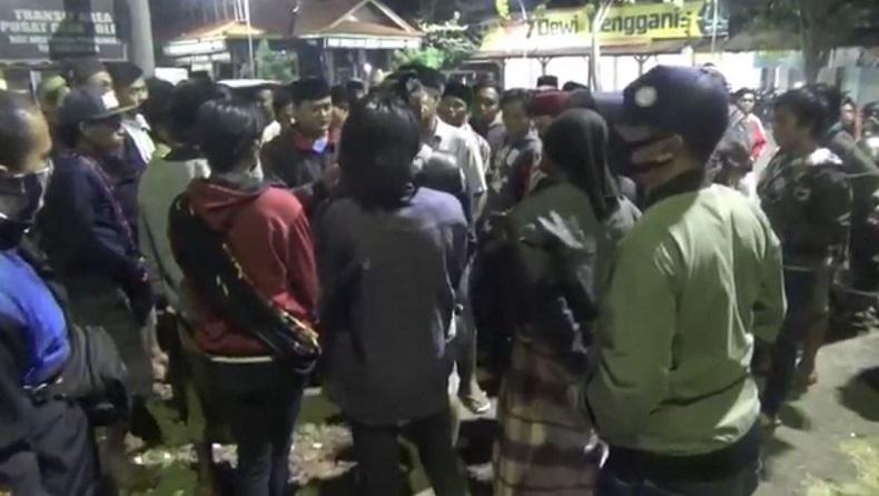 Terduga Pencuri Tewas Setelah Ditangkap, Polsek Tongas Probolinggo Digeruduk Warga