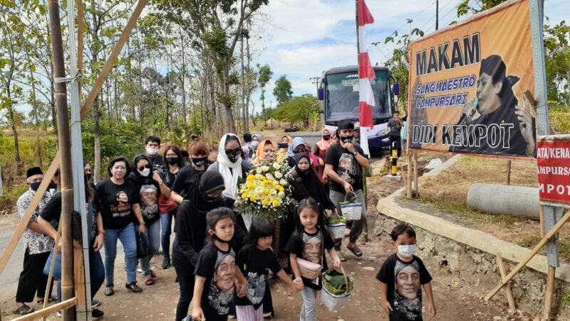 Ini yang Dilakukan Yan Vellia saat Rindu Mendiang Didi Kempot