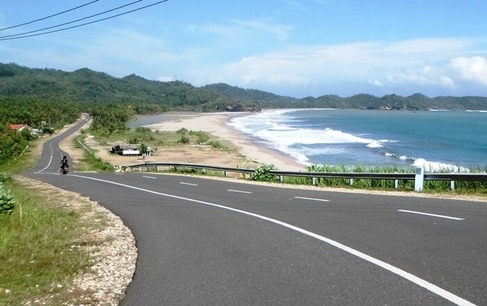 Pacitan Tawarkan 5 Keindahan Pantai Tersembunyi Yang Cantik