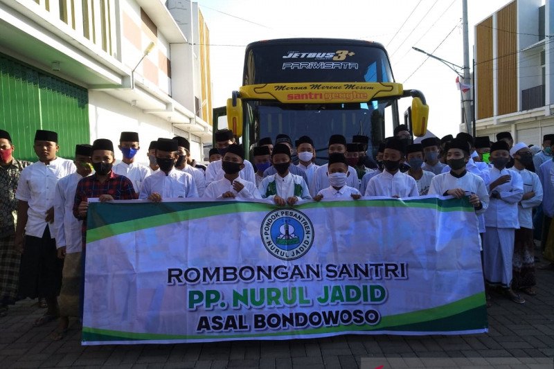 1.400 Santri asal Bondowoso Kembali Ke Ponpes Nurul Jadid Probolinggo