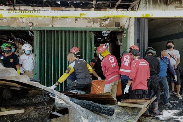 Kebakaran Toko Elektronik di Surabaya: 5 Orang Meninggal Dunia