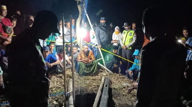 Pamit ke Sawah Tak Pulang-Pulang, Warga Ditemukan Meninggal di Dasar Sumur Tua