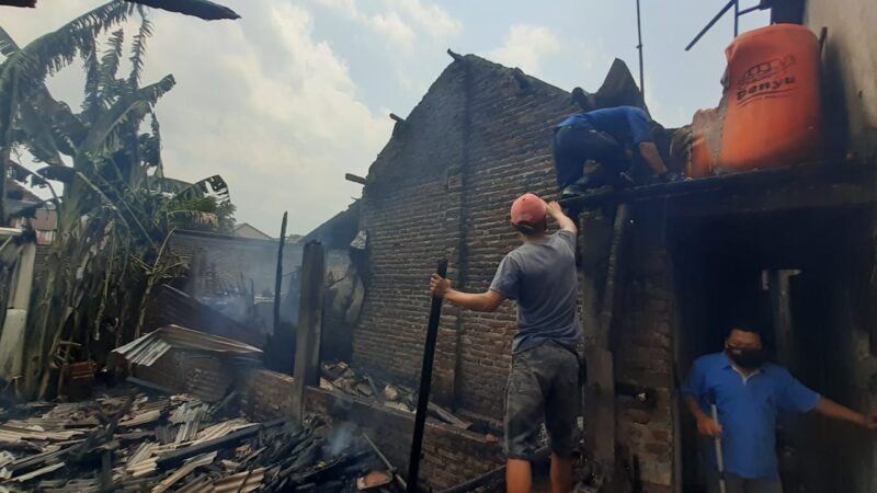 Gara-Gara Tungku Masak, 2 Rumah di Pagotan Madiun Nyaris Ludes Terbakar