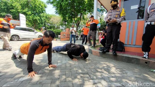 Sosialisasi Pergub 53/2020 Diperpanjang, Sanksi Sosial Tak Pakai Masker Tetap Diterapkan