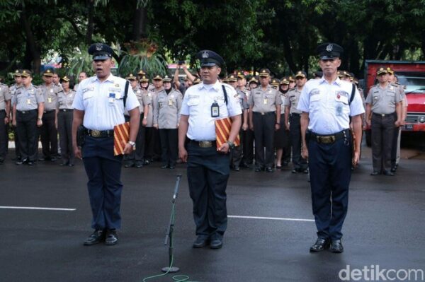 Ini Seragam Baru Satpam, Warnanya Cokelat Mirip Polisi