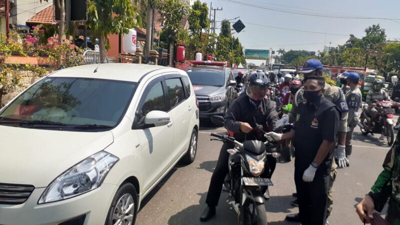 Wali Kota Madiun Klaim Sudah Bagikan 1 Juta Masker kepada Masyarakat