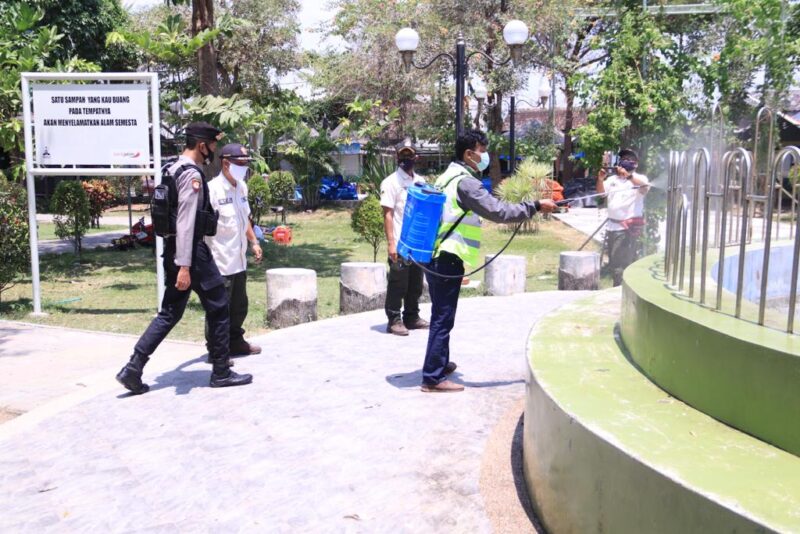 18 Orang Tak Pakai Masker Terjaring Razia di Madiun, Hukumannya Bayar Rp50.000 Hingga Semprot Taman